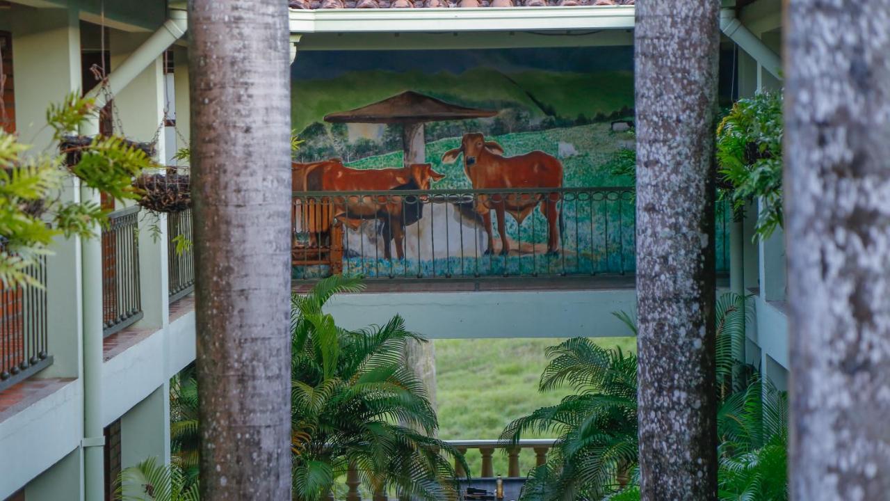 Hotel Y Restaurante Meson Del Gitano Caucasia Exteriér fotografie